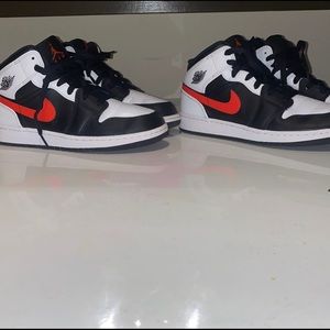 Air Jordan 1 Mid Chile Red White Gs Kids